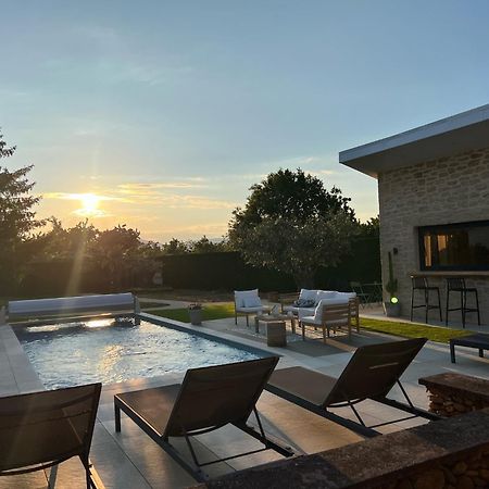 La Parenthese Hotel Auberives-sur-Vareze Exterior photo