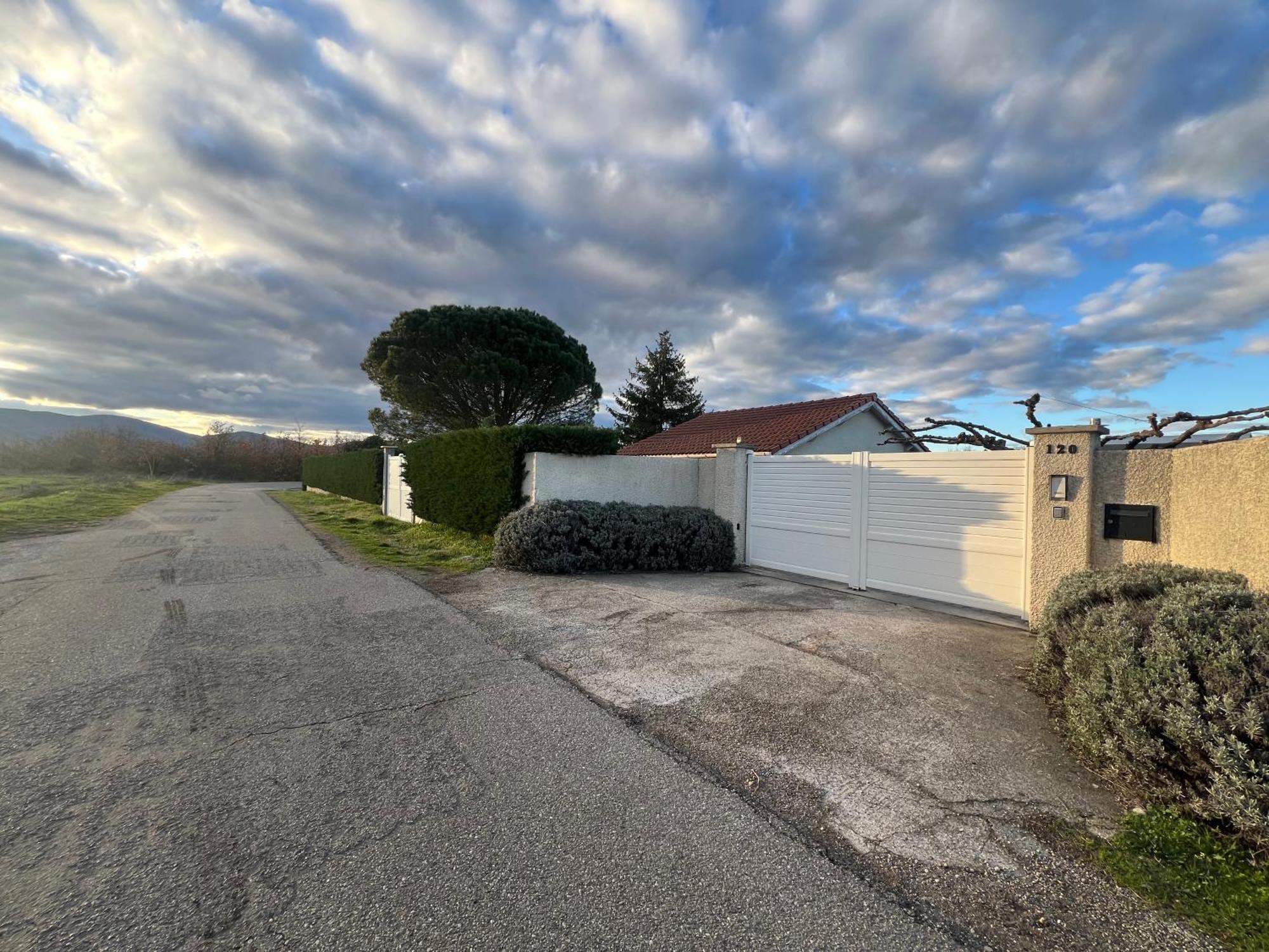 La Parenthese Hotel Auberives-sur-Vareze Exterior photo